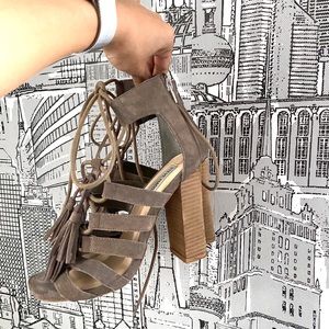 Tassal Steve Madden Sandals